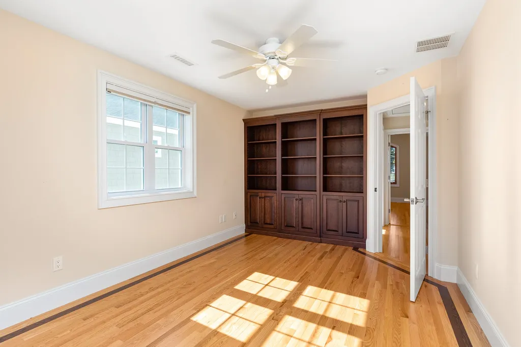 9 Thorwald Avenue Hampton NH 03842