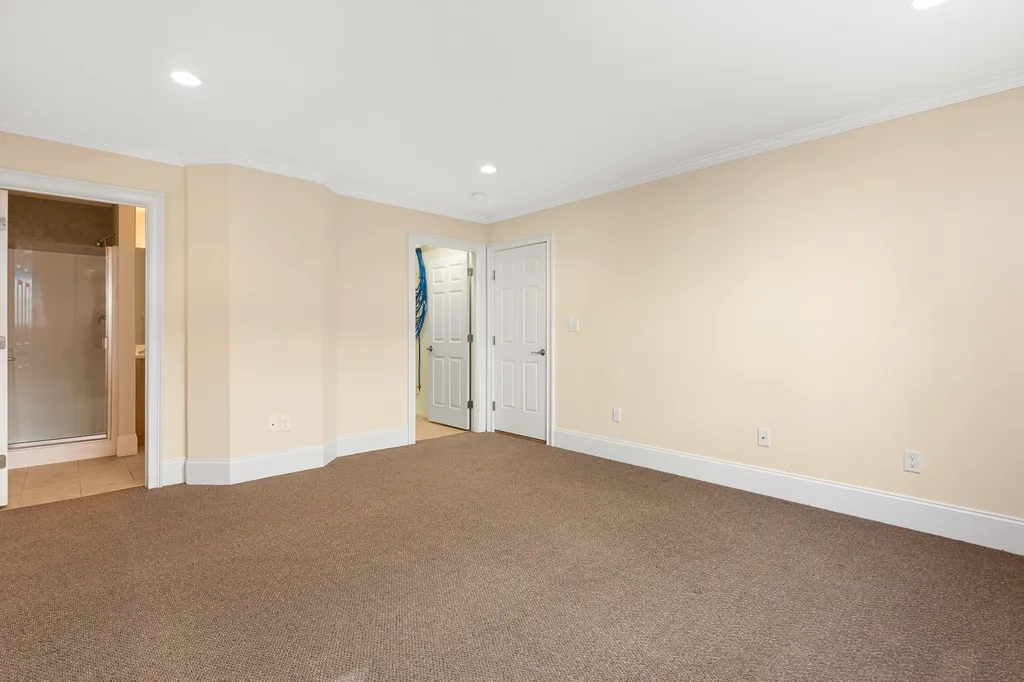 9 Thorwald Avenue Hampton NH 03842