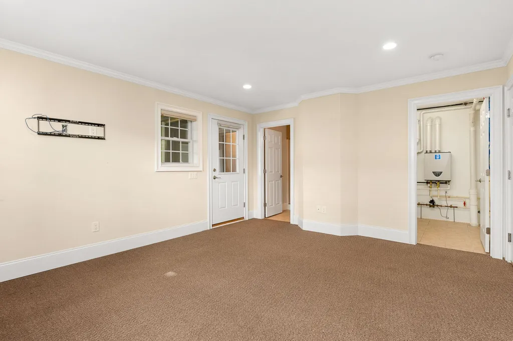 9 Thorwald Avenue Hampton NH 03842