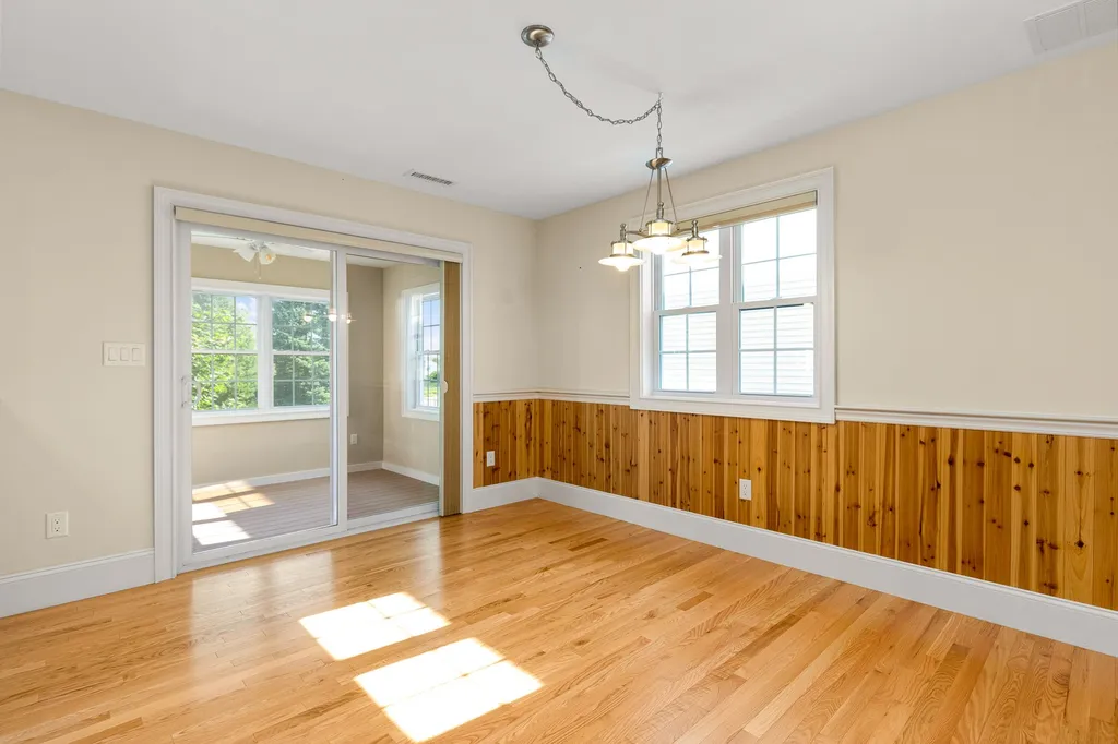 9 Thorwald Avenue Hampton NH 03842