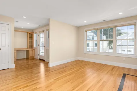 9 Thorwald Avenue Hampton NH 03842
