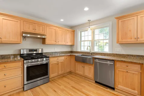 9 Thorwald Avenue Hampton NH 03842