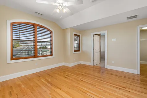 9 Thorwald Avenue Hampton NH 03842