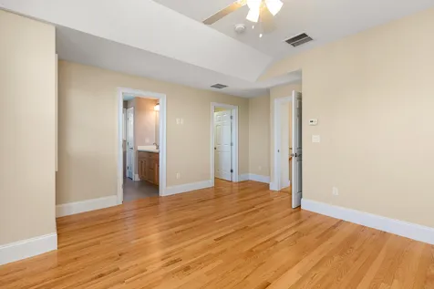 9 Thorwald Avenue Hampton NH 03842