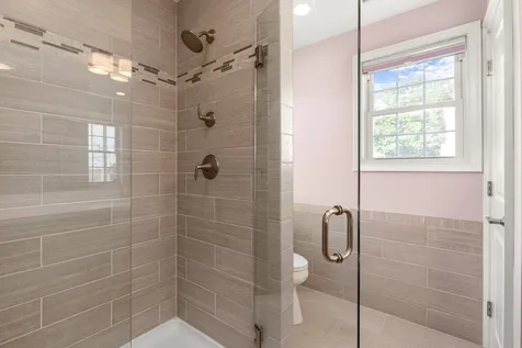 9 Thorwald Avenue Hampton NH 03842