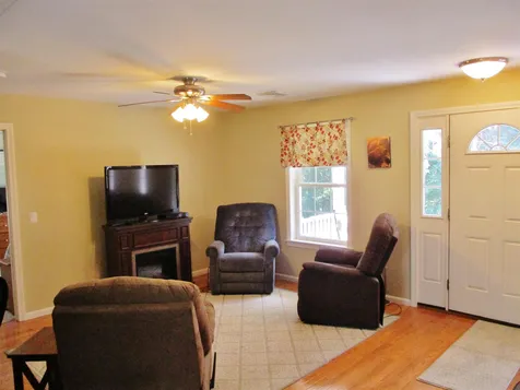 1 Cardinal Way Salisbury MA 01952-4500