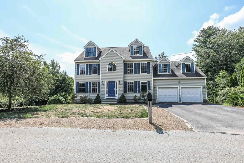 30 Sweet Briar Lane Chester NH 03036