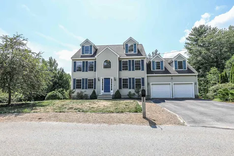 30 Sweet Briar Lane Chester NH 03036