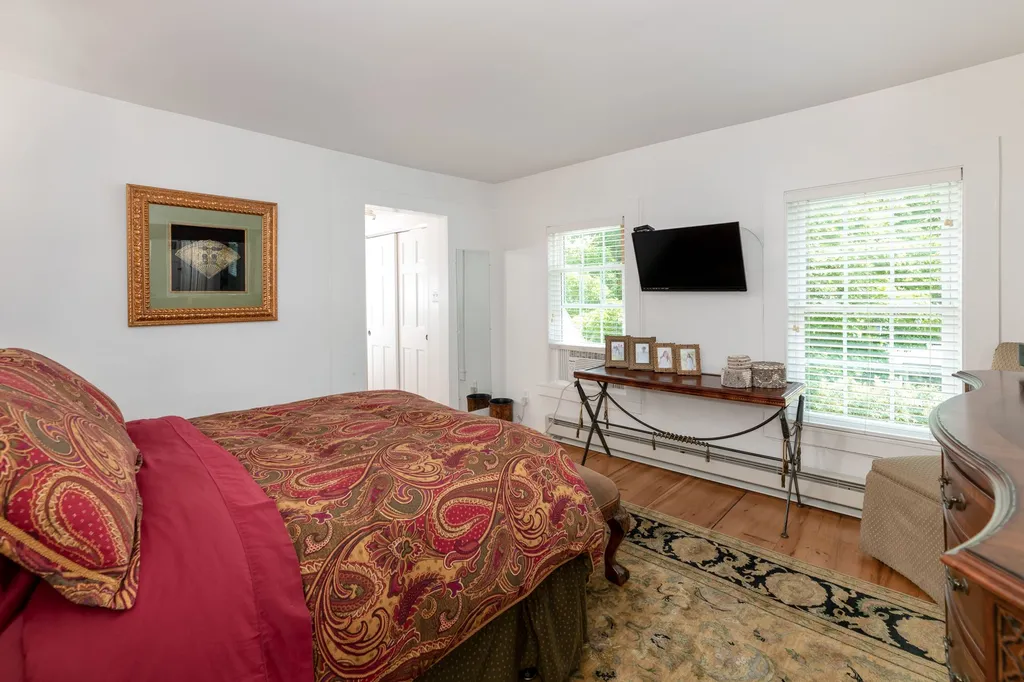 109 North Main Street Wolfeboro NH 03894