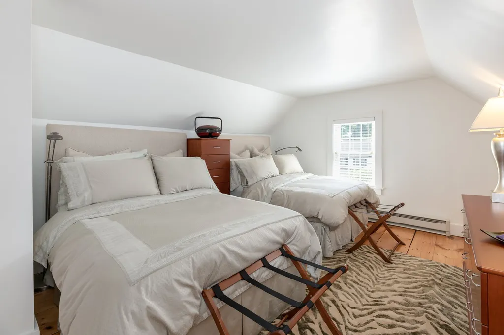 109 North Main Street Wolfeboro NH 03894