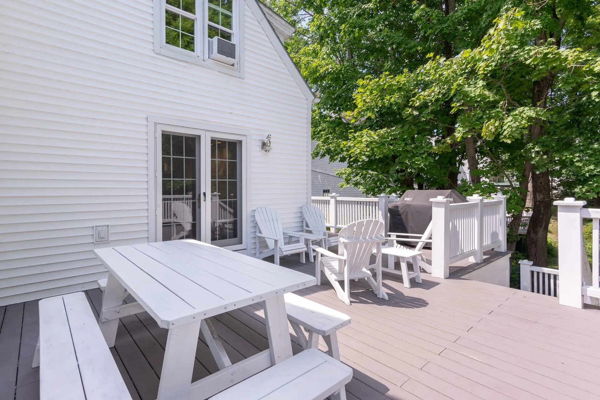 109 North Main Street Wolfeboro NH 03894