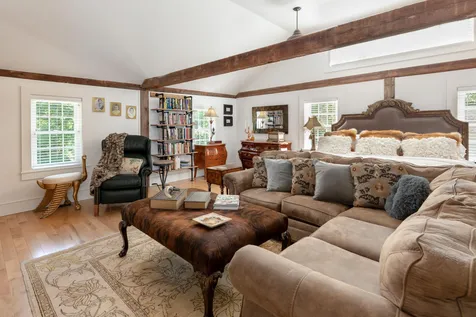 109 North Main Street Wolfeboro NH 03894