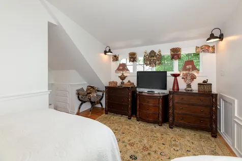 109 North Main Street Wolfeboro NH 03894