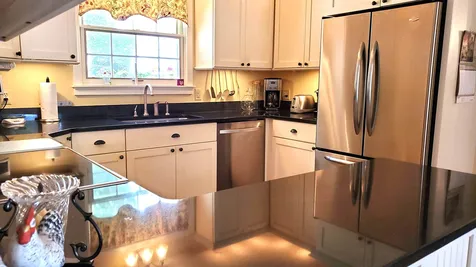 27 Grimes Hill Road Newfane VT 05345