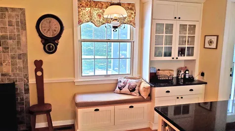 27 Grimes Hill Road Newfane VT 05345