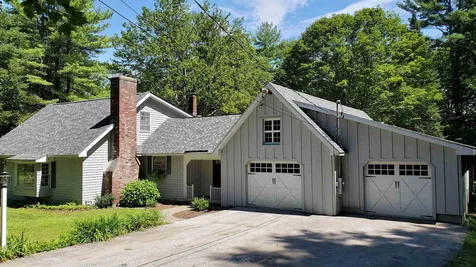 27 Grimes Hill Road Newfane VT 05345