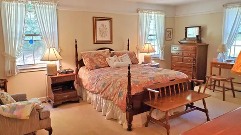 27 Grimes Hill Road Newfane VT 05345