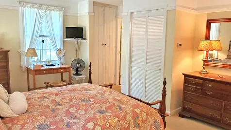 27 Grimes Hill Road Newfane VT 05345