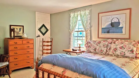 27 Grimes Hill Road Newfane VT 05345