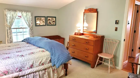 27 Grimes Hill Road Newfane VT 05345