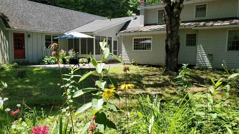 27 Grimes Hill Road Newfane VT 05345