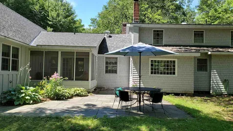 27 Grimes Hill Road Newfane VT 05345