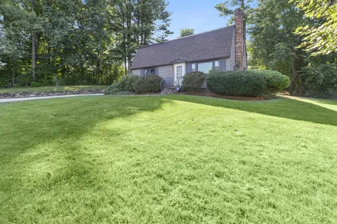 34 Winnhaven Drive Hudson NH 03051