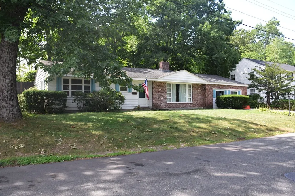 6 Birchwood Drive Nashua NH 03064