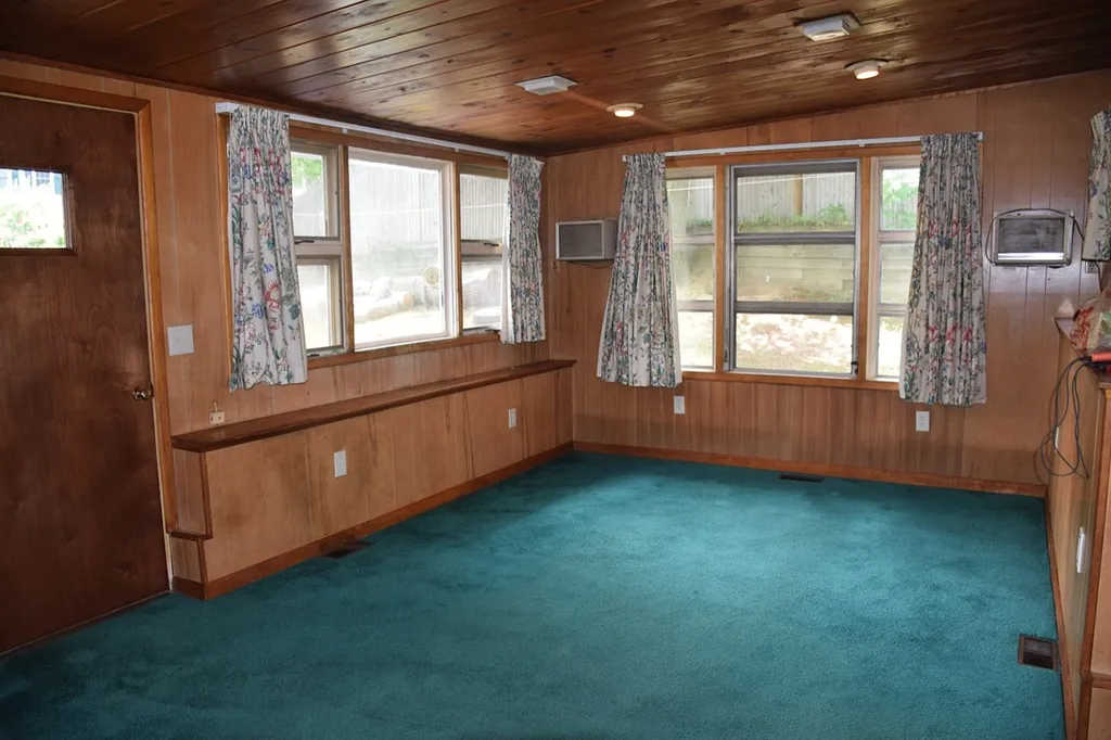 6 Birchwood Drive Nashua NH 03064
