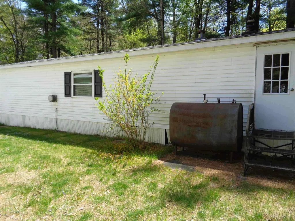 4 Robyn Court Litchfield NH 03052