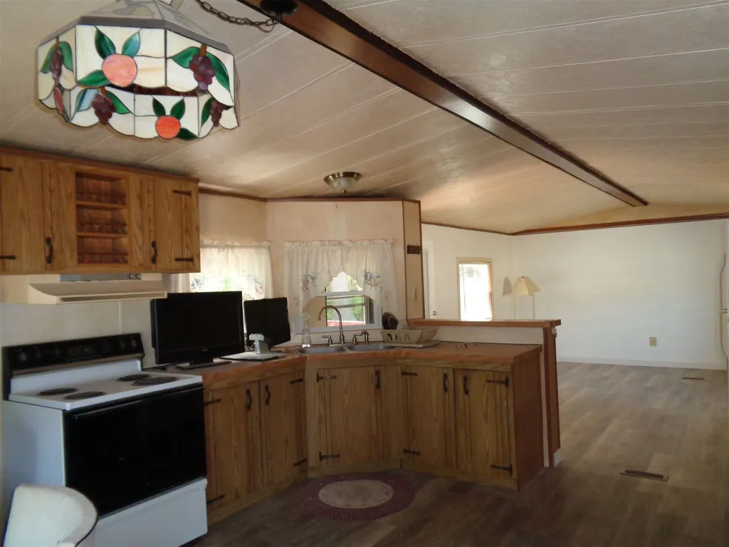 4 Robyn Court Litchfield NH 03052