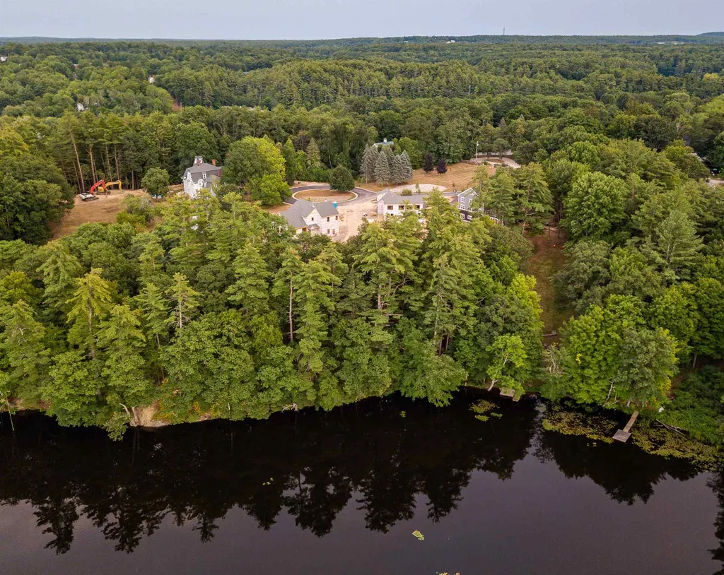 9 Scarlett Lane Rollinsford NH 03869