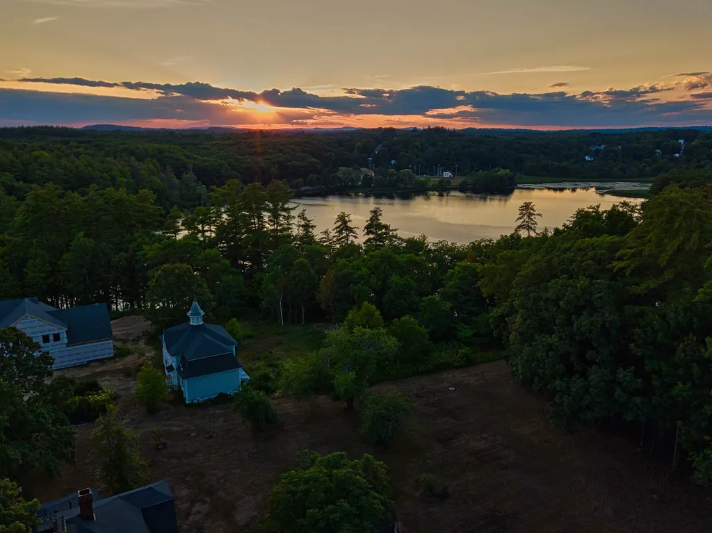 9 Scarlett Lane Rollinsford NH 03869