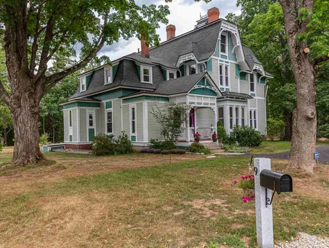 9 Scarlett Lane Rollinsford NH 03869