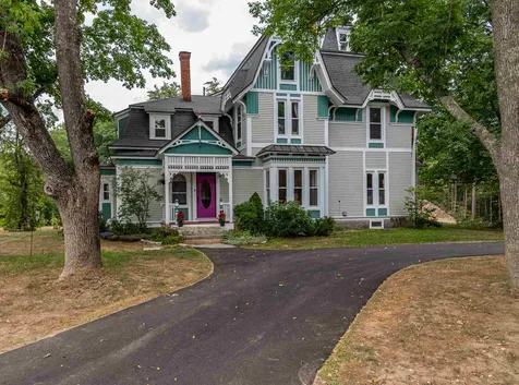 9 Scarlett Lane Rollinsford NH 03869