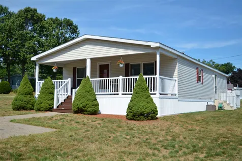 2 Bree Lane Hampstead NH 03841