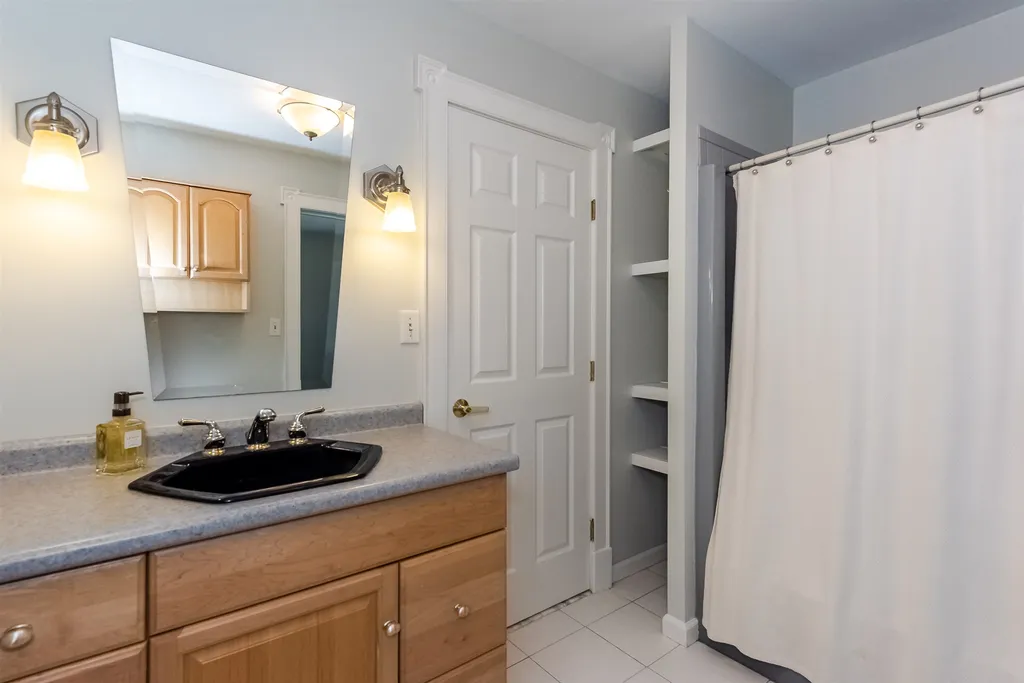 222 Post Road North Hampton NH 03862