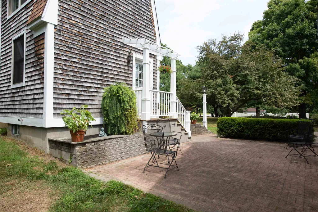 222 Post Road North Hampton NH 03862