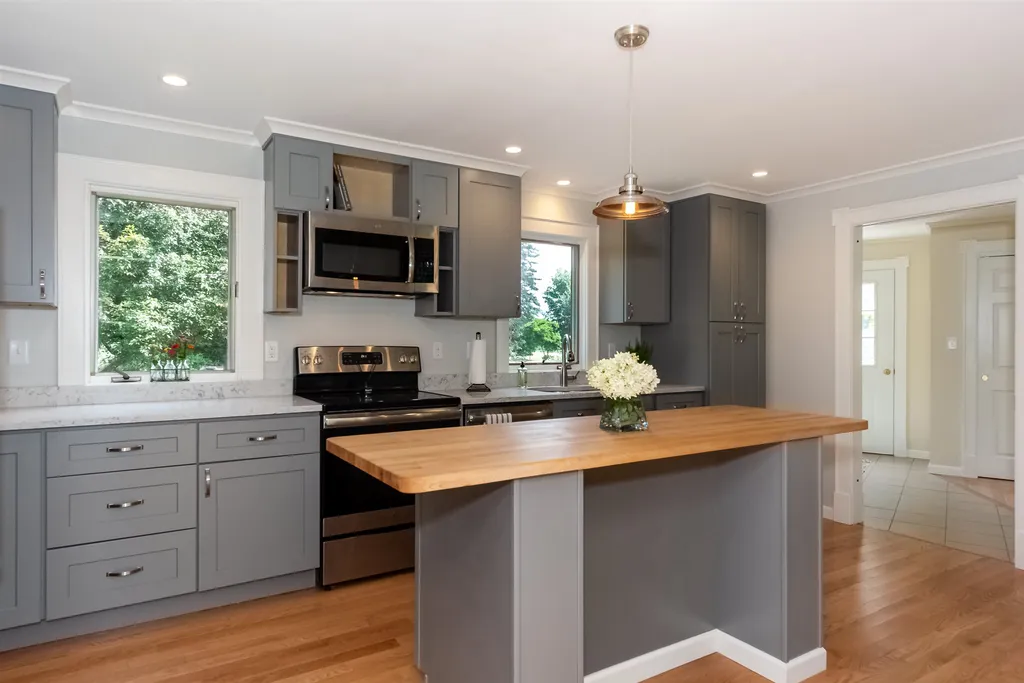 222 Post Road North Hampton NH 03862