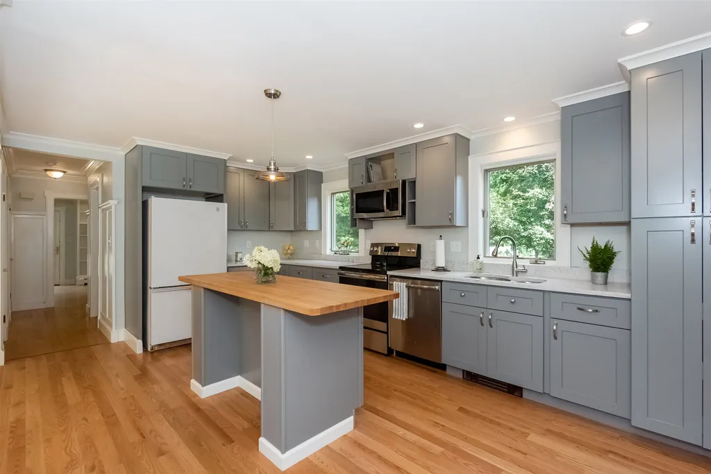 222 Post Road North Hampton NH 03862