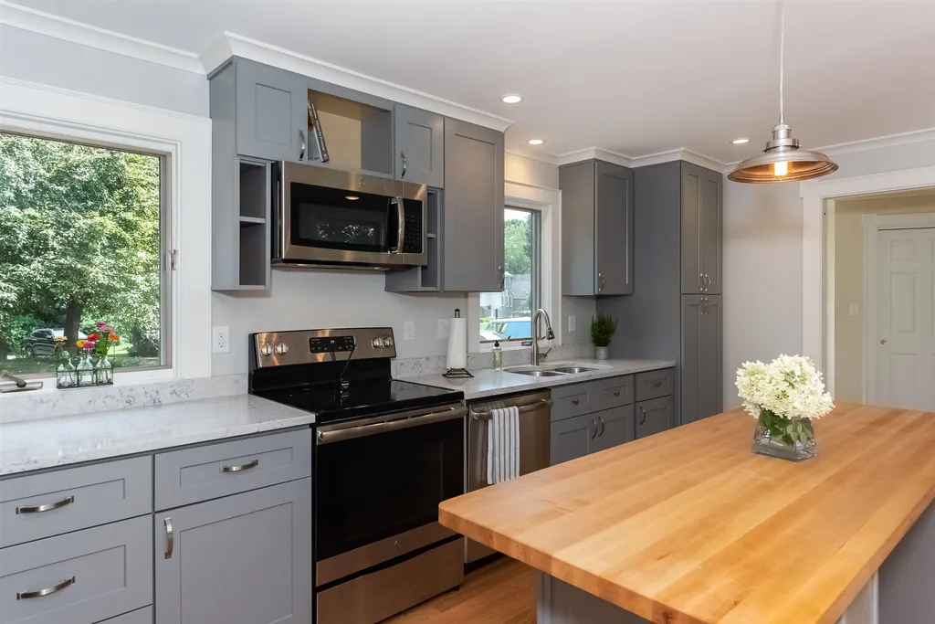 222 Post Road North Hampton NH 03862