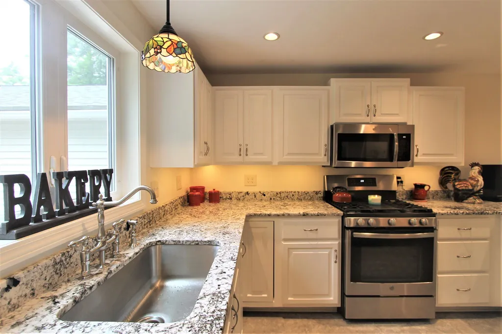 6 Brookhaven Road Kingston NH 03848