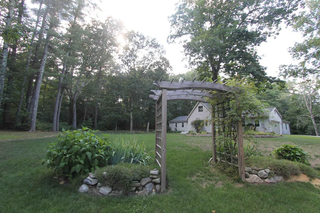 6 Brookhaven Road Kingston NH 03848