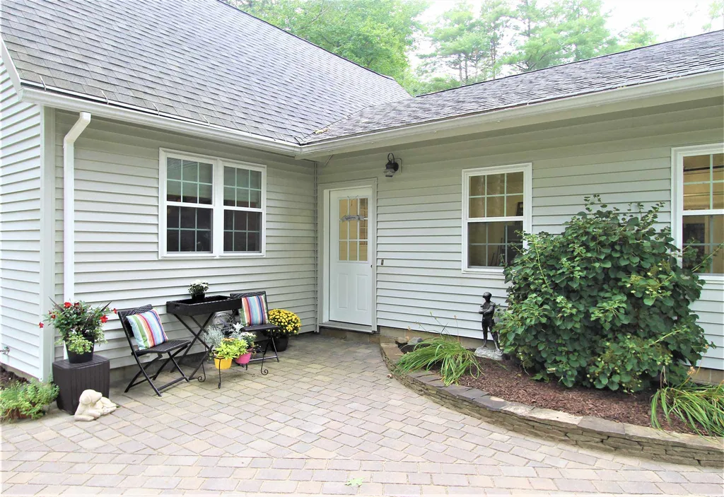 6 Brookhaven Road Kingston NH 03848