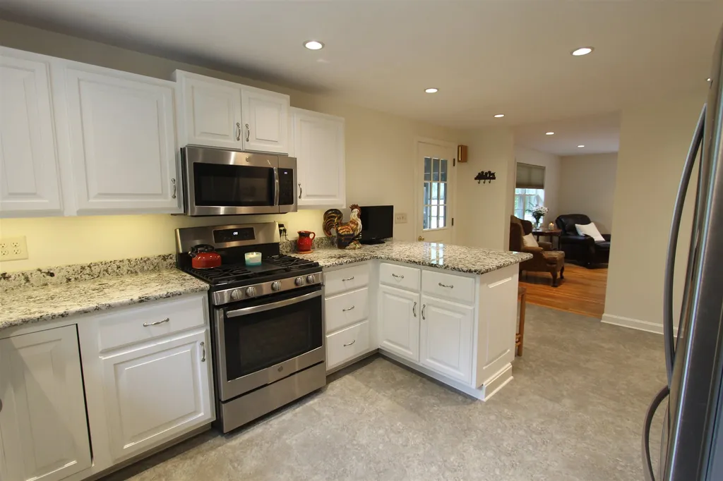 6 Brookhaven Road Kingston NH 03848
