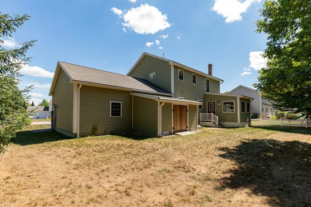 12 Rebekah Lane Rochester NH 03839