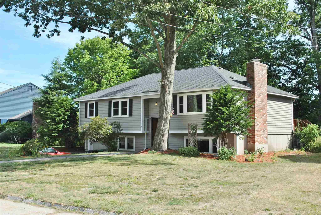 27 Hampton Drive Nashua NH 03063