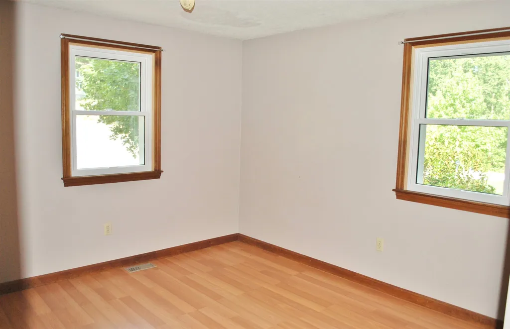 27 Hampton Drive Nashua NH 03063