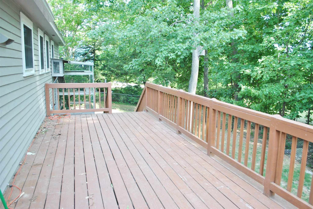27 Hampton Drive Nashua NH 03063