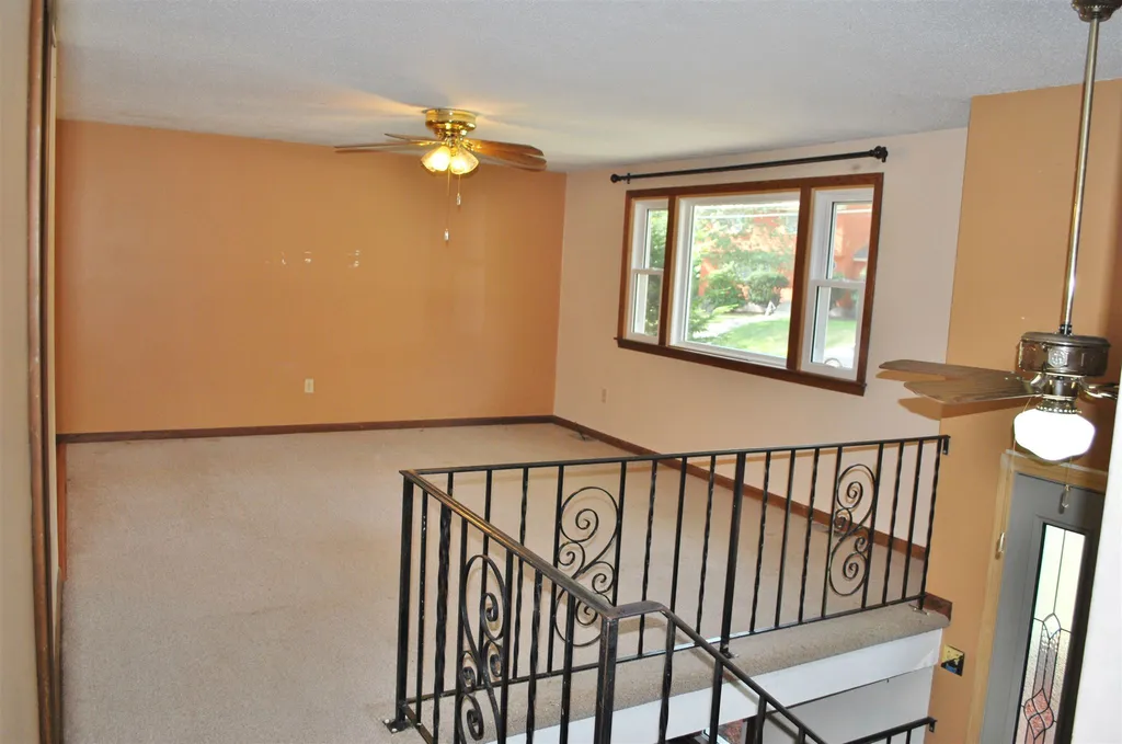 27 Hampton Drive Nashua NH 03063